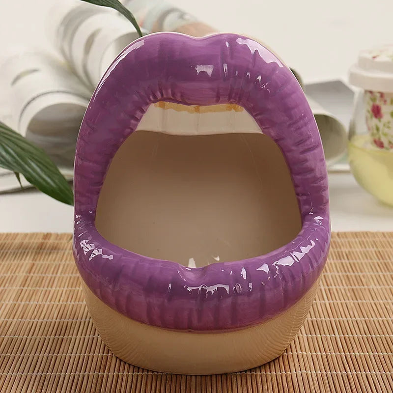 Lip Ashtray