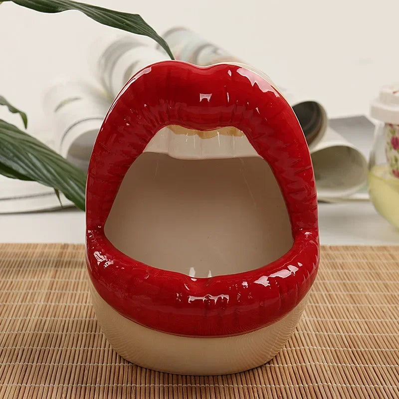 Lip Ashtray