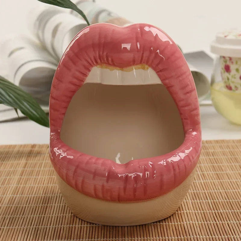 Lip Ashtray